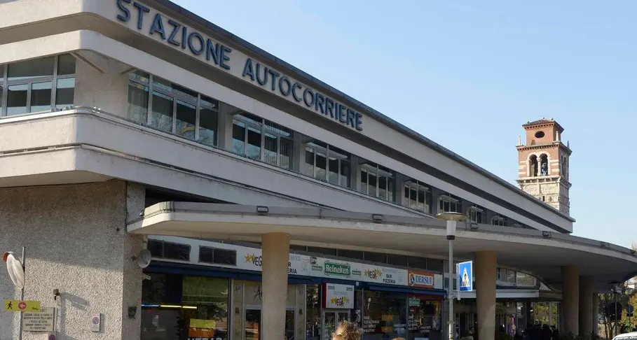 Le fogne dell’Autostazione intasate da siringhe e vetri