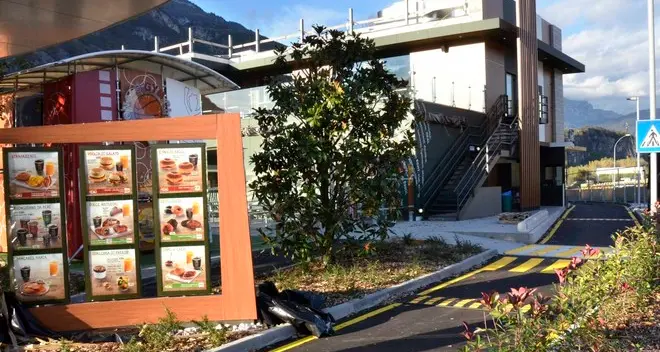 Giallo McDonald’s: pronto ma non apre