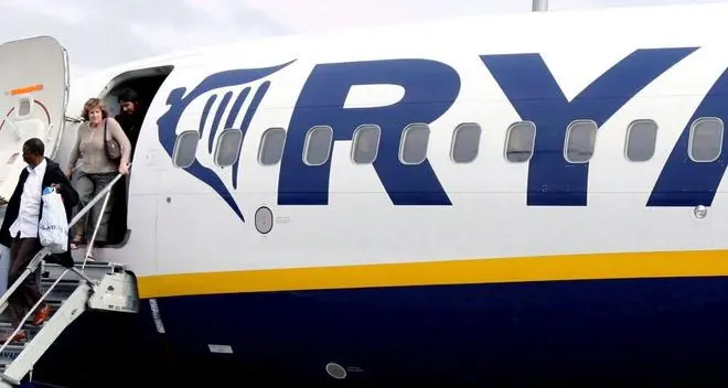 Ryanair, ultimo volo: ma esultano le agenzie di viaggio
