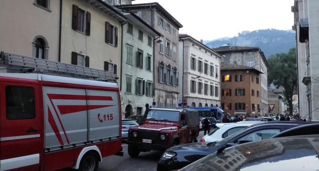 Dopo lo sgombero dell'ex asilo, gli anarchici tentano il blitz in Santa Maria