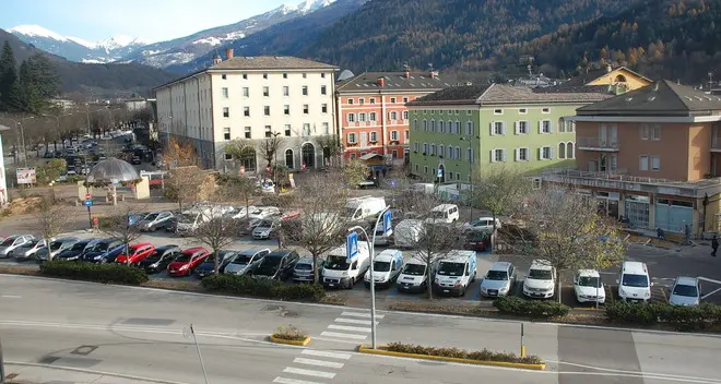 Torna il disco orario in via Petri e piazza Gavazzi