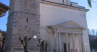 Rubano le offerte durante la via crucis