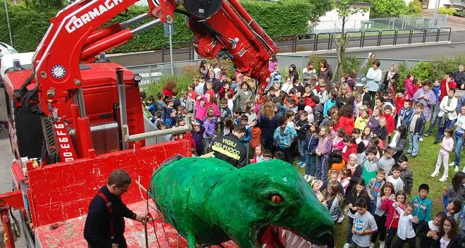 Sbarca a Trento Arthur, il dinosauro delle «Don Milani»