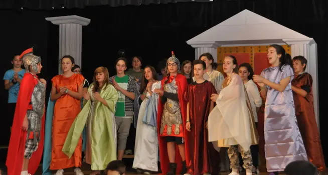 «La catechesi? La facciamo in costume»