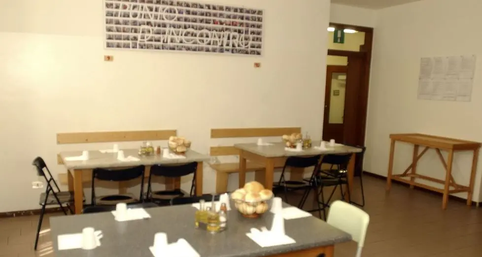 Il Punto d'Incontro riapre ma ingaggia i vigilantes