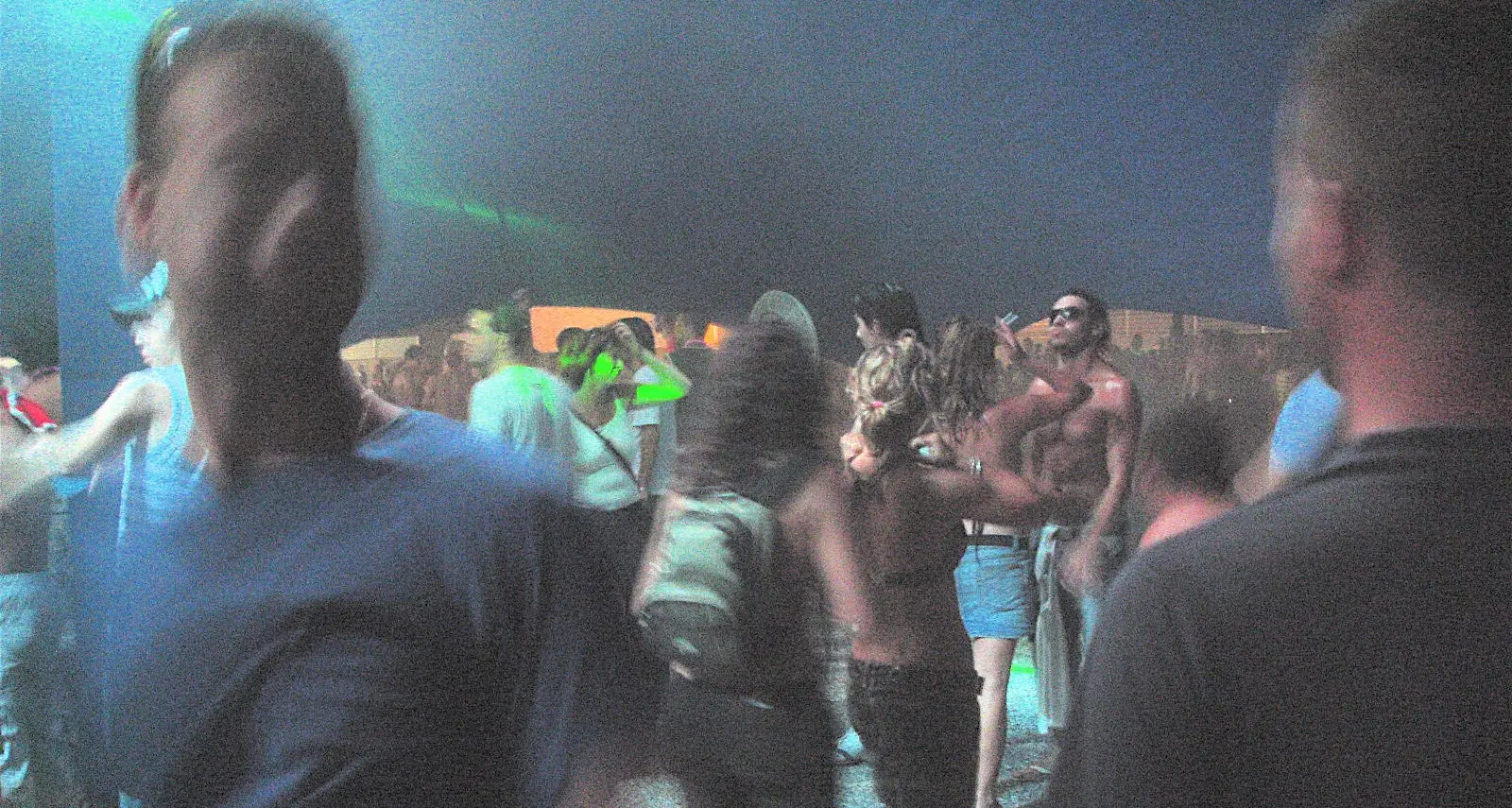 Rave party abusivo, 68 giovani denunciati