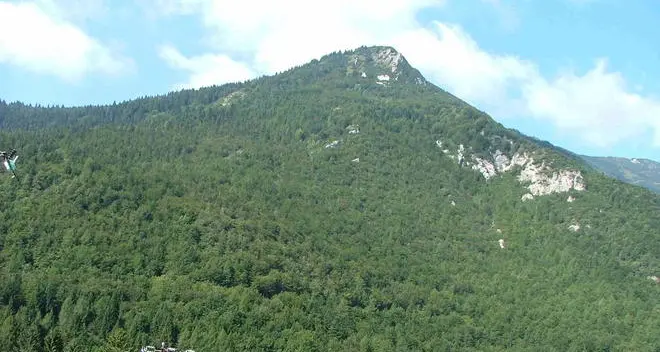 Elicottero precipita sul tetto del rifugio Paradiso