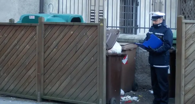 Sei multe ai «furbetti» dei rifiuti