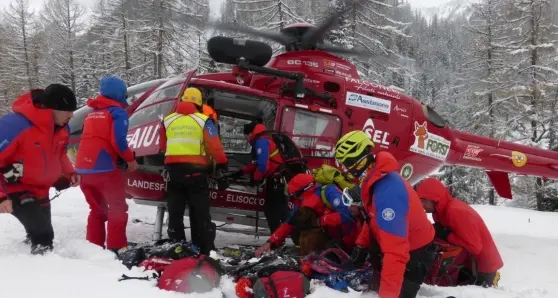 Ragazzo di 14 anni perde la vita schiantandosi in motoslitta