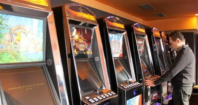 Slot, prima vittoria del Comune