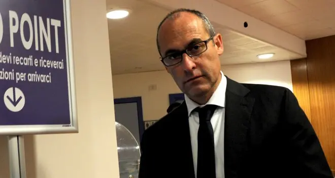 Rossi benedice Dellai nel nuovo centro con Casini