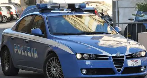Era agli arresti domiciliari, ma è uscito ed è andato a rubare un televisore