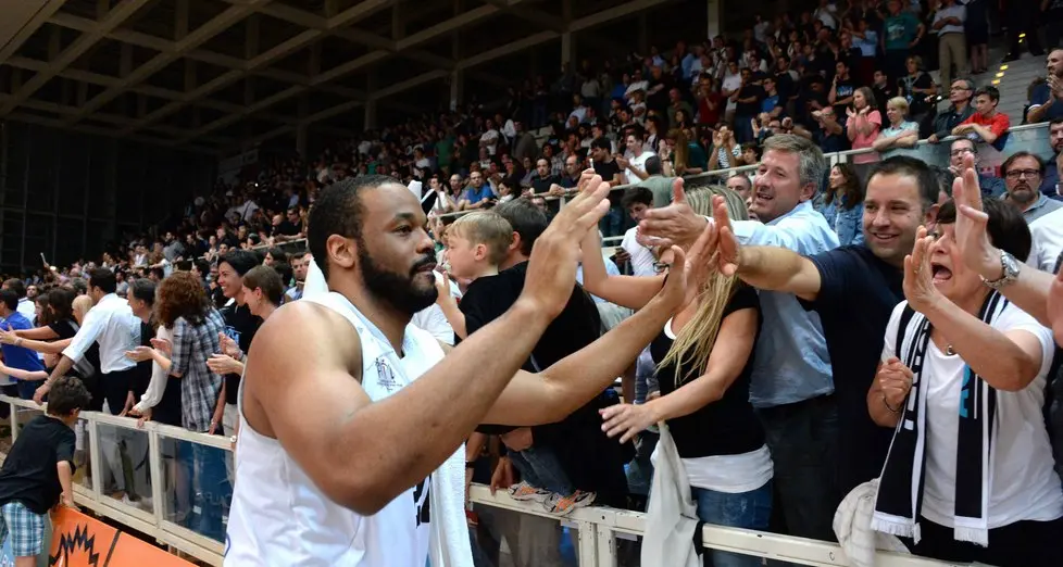 Aquila Basket, dopo il trionfo la multa