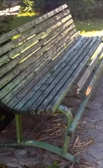 Giardini e parco giochi, troppa incuria