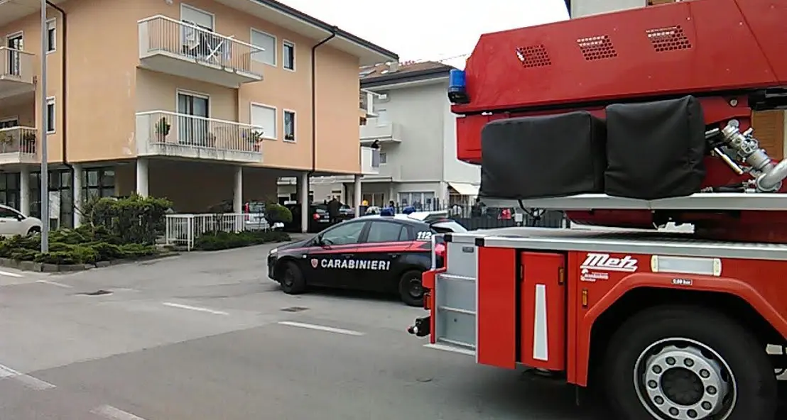 Arco, incendio in casa: due persone intossicate