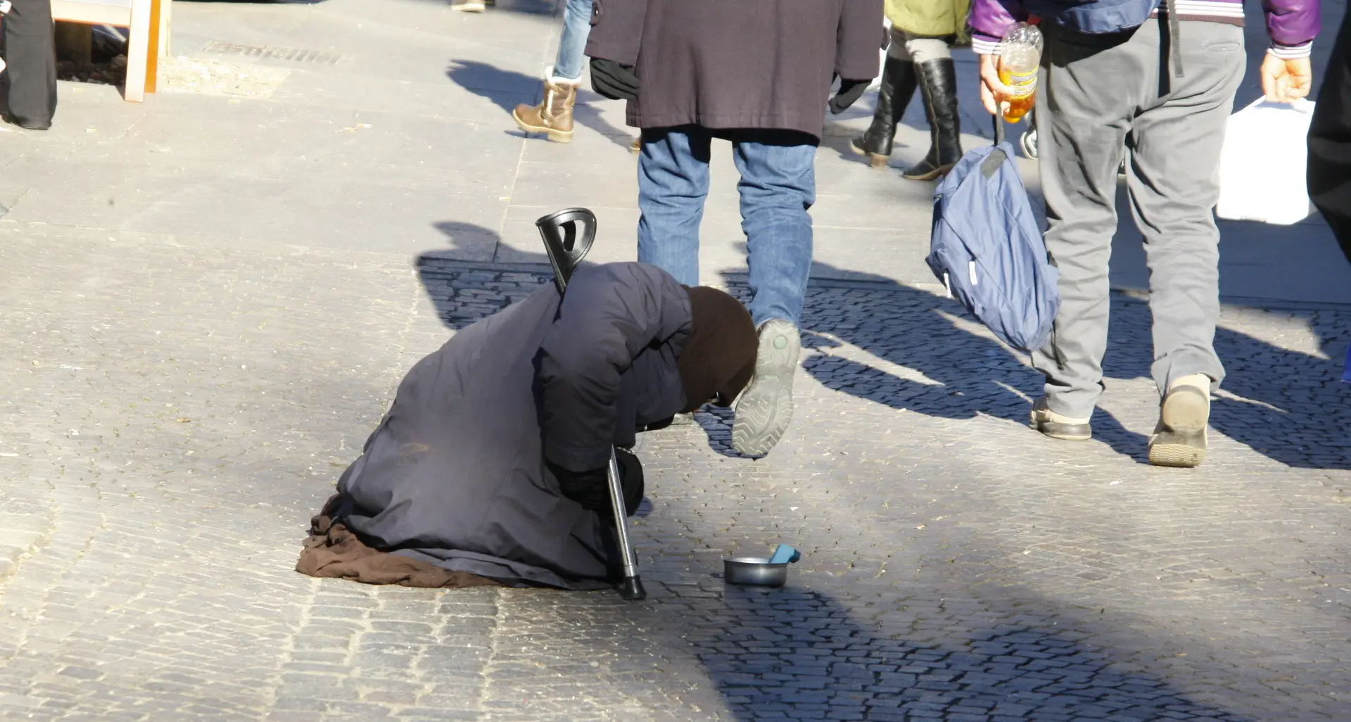 Il sindaco promette: accattonaggio vietato a Trento
