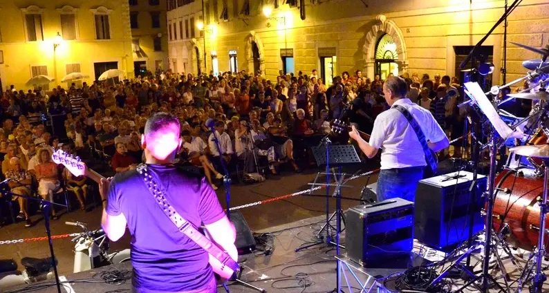 Rovereto: concerto al bar, i vigili arrivano dopo 7 minuti