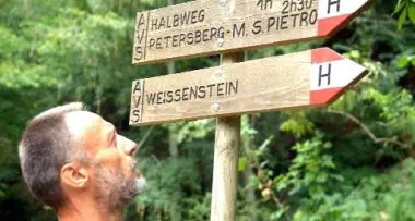 Alto Adige: cartelli bilingui sui sentieri, la Provincia propone i pittogrammi