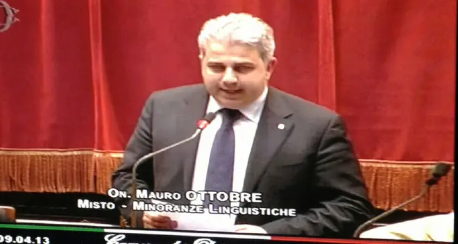 Ottobre: «Gli studenti non assistano alle sedute del Parlamento»