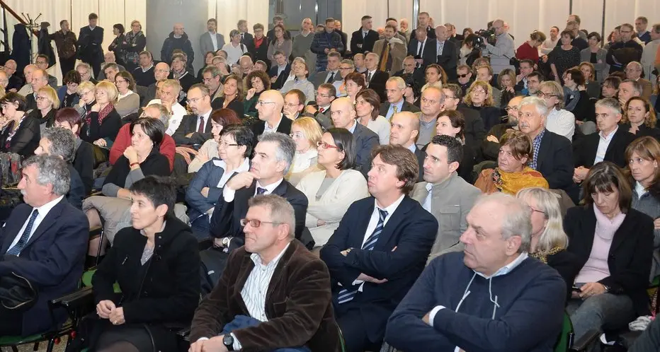 Dirigenti, norma svuotata: tagli rinviati a modifiche dei contratti
