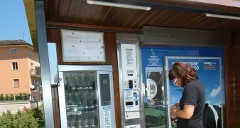 Chiudono i distributori di latte fresco