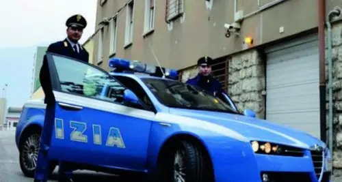 Aggredisce il benzinaio e gli rompe il naso a pugni