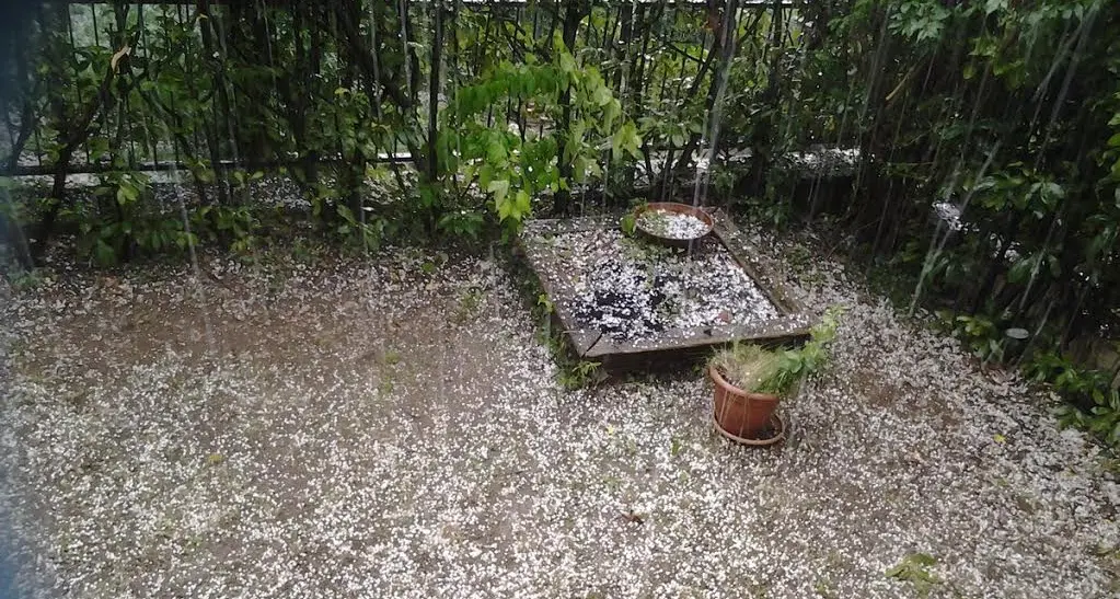 Furiosa grandinata alle porte di Trento