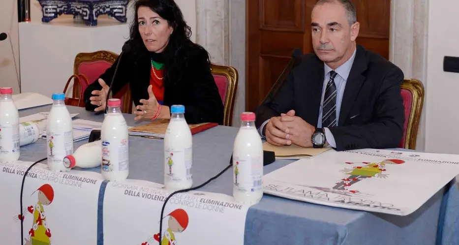 Contro la violenza sulle donne, il latte per sensibilizzare