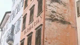 Un particolare di Casa Gerloni che mostra le condizioni dell\\u2019edificio