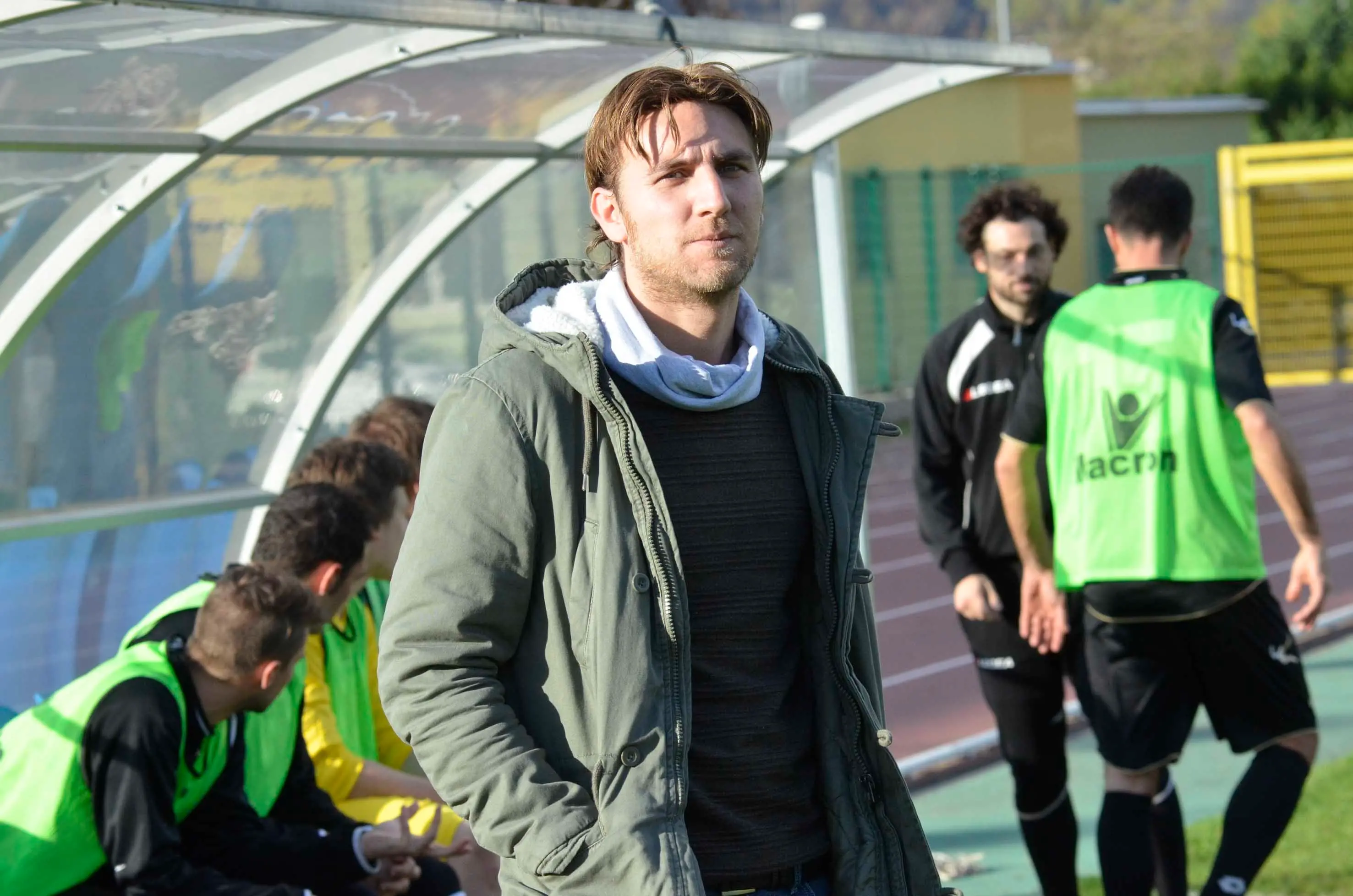 partita di calcio: Rovereto (pantaloncini neri) - Calceranica (pantaloncini bianchi) - ALLENATORE DEL ROVERETO