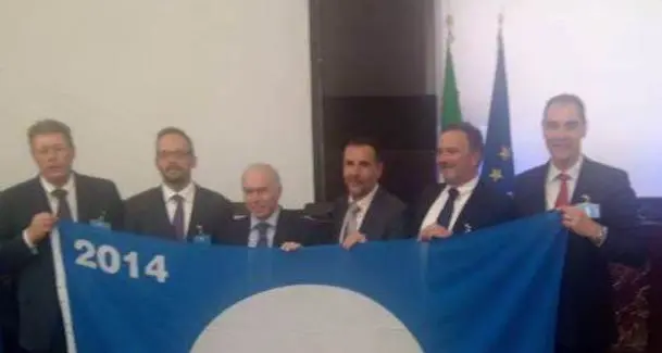 Sui laghi può sventolare «Bandiera blu»