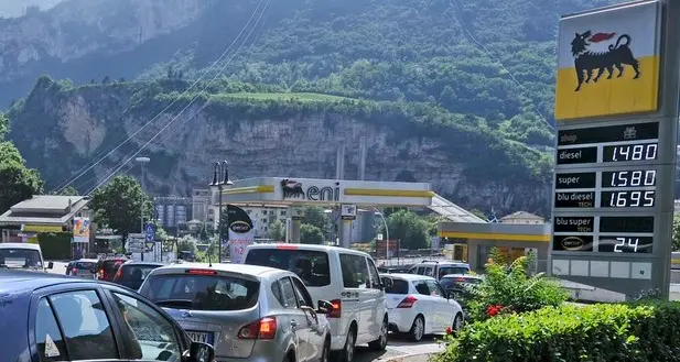 Benzina scontata, distributori «assaltati»