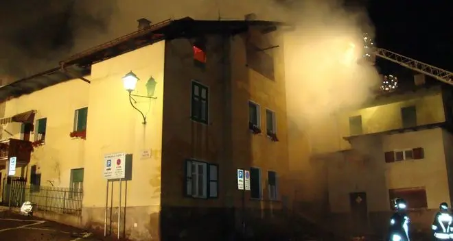 Furioso rogo a Tesero Danni per 400 mila euro
