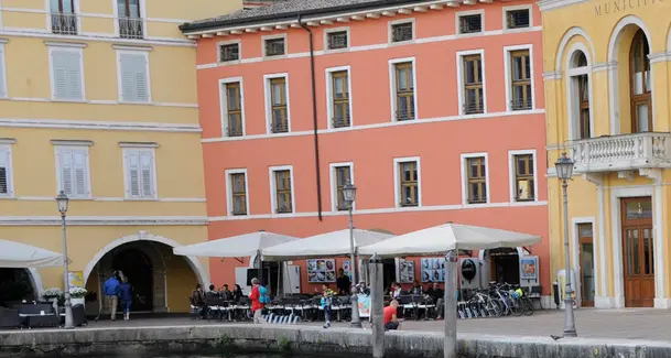 Garda, pioggia record: esonda il lato sud