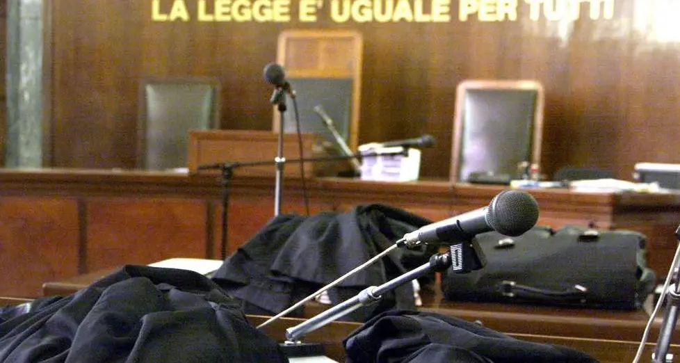 Ragioniere si intasca 200 mila euro dei clienti