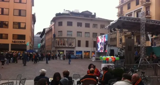 Ultimi appelli, Mosna in piazza