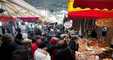 Riva del Garda: Sant'Andrea, mugugni in bancarella