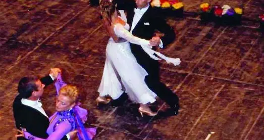 Carnevale, ritorna il gran ballo al Sociale