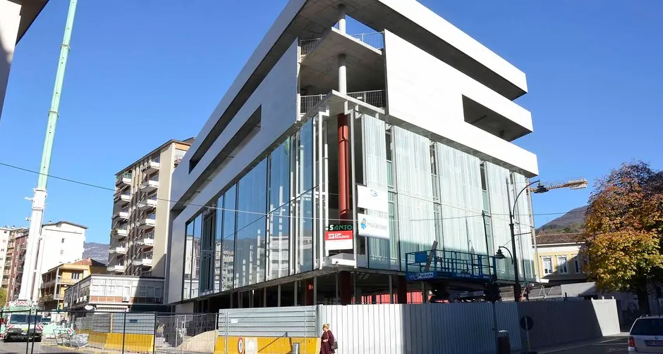 Rovereto, all’Urban City via la gru: a dicembre apre Conad