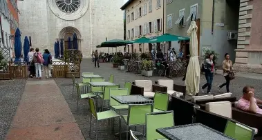 Tavolini, il 30% è «fuori norma»