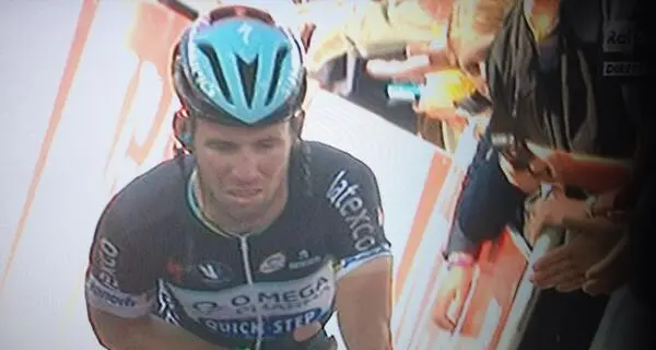 Tour de France: cade Cavendish, prima tappa a Kittel