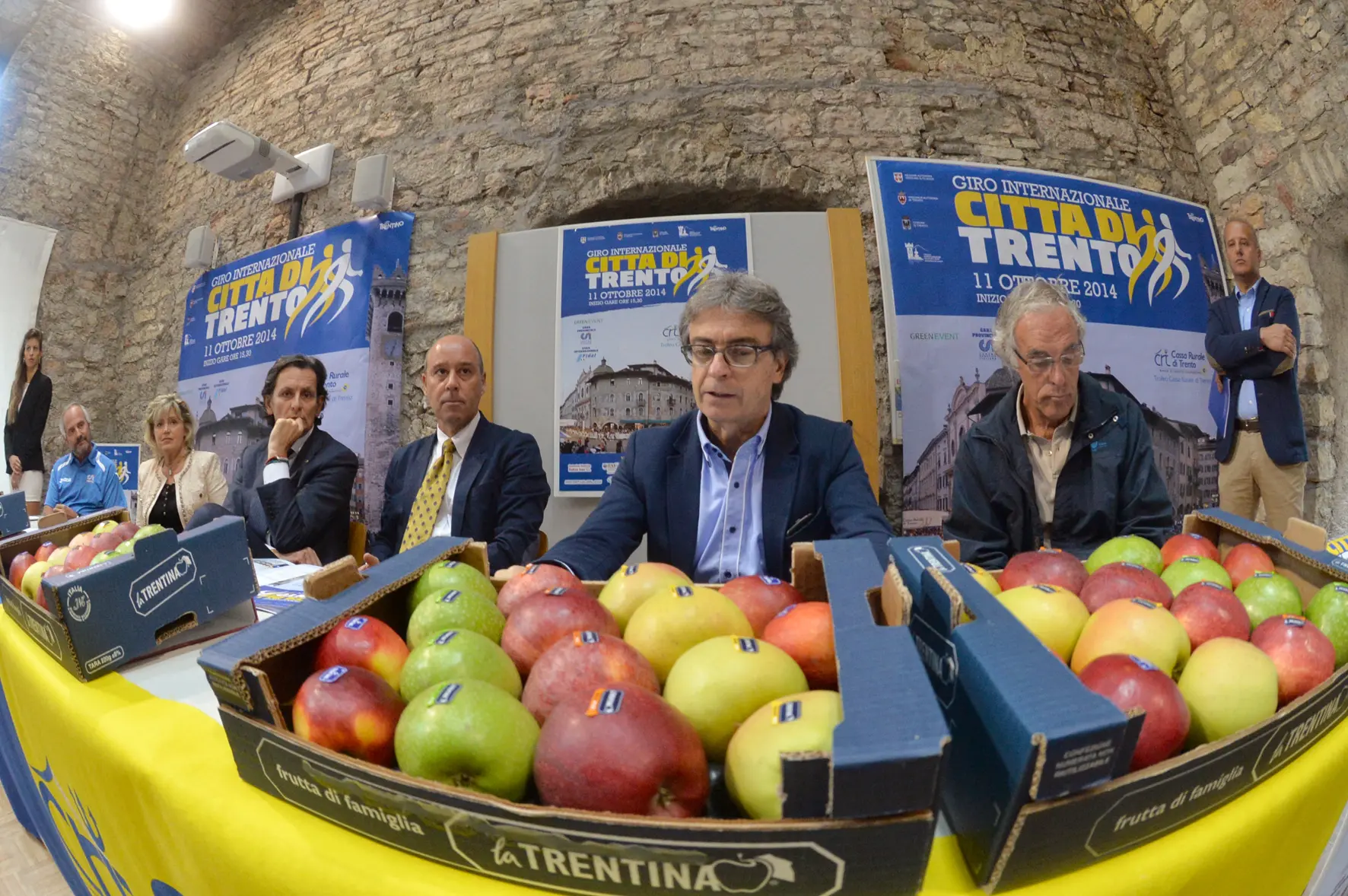 PRESENTAZIONE DEL 3° GIRO INTERNAZIONALE CITTà DI TRENTO A SINISTRA EZIO SAPPINI PRESIDENTE CSI ELDA VERONES GIORGIO FRACALOSSI TIZIANO BISOFFI GIANNI DE MADONNA GIORGIO TOGLER 7-10-2014 © foto Daniele Mosna