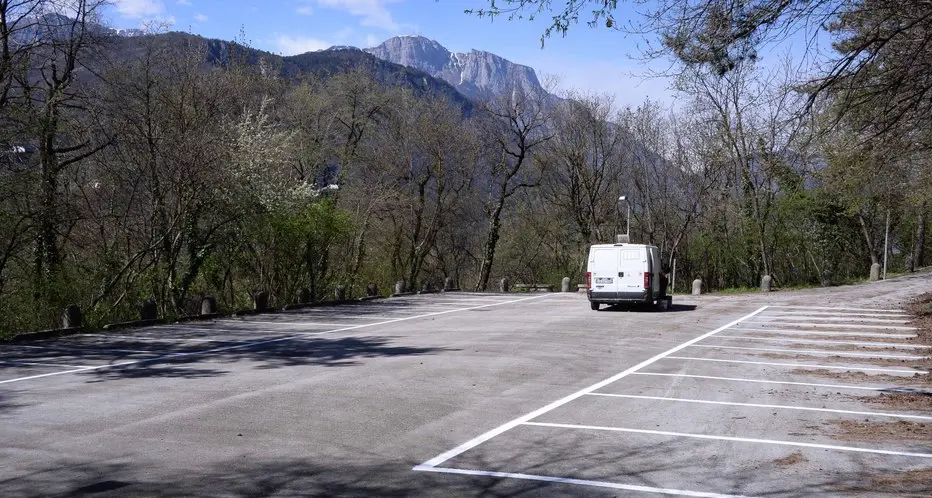 Doss Trento, la strada apre alle auto ma pochi ne approfittano