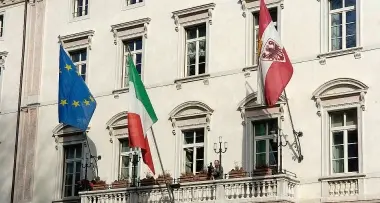 Trentino: «Doppi incarichi, ci vuole più etica»