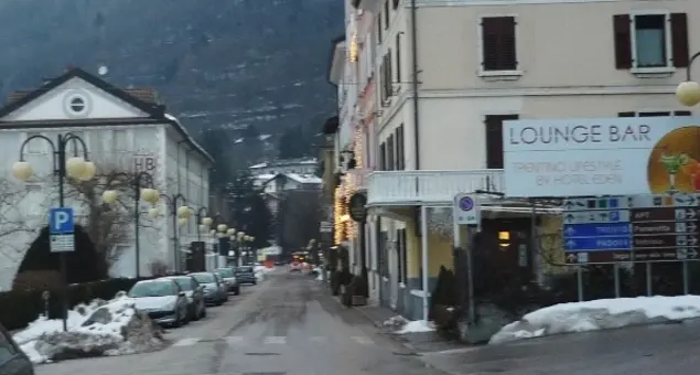 Levico, il parcheggio si paga tutto l’anno