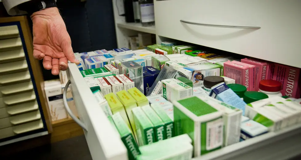 Il profugo-farmacista e la licenza negata «Non era residente»
