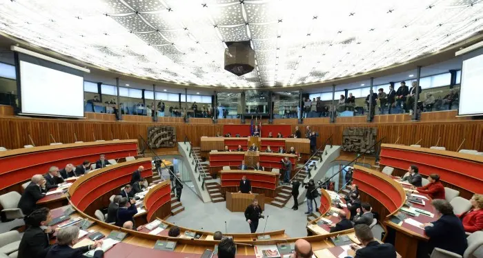 Altri 280 mila euro a ogni consigliere
