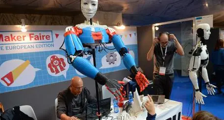 Mani hi-tech e droni con braccia, è boom robotica italiana
