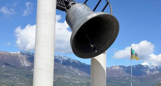Due esposti per i debiti della Campana
