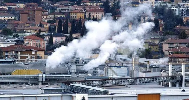 Cartiere, stop di 10 giorni. I sindacati: nessun allarme